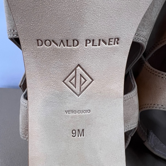 DONALD PLINER💯LADIES SAND COLOR OPEN TOE HALF BOOT. SIZE 9 MEDIUM - Picture 7 of 16